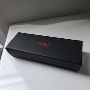 Hugo eyeglass collapsible case